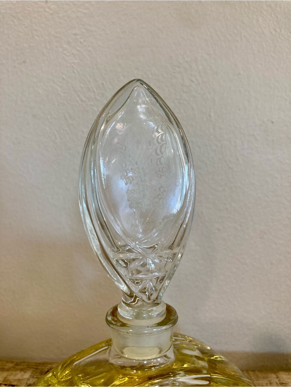 Avon Moonwind Glass Perfume Bottle with Butterfly Stopper Vintage - Picture 8 of 12